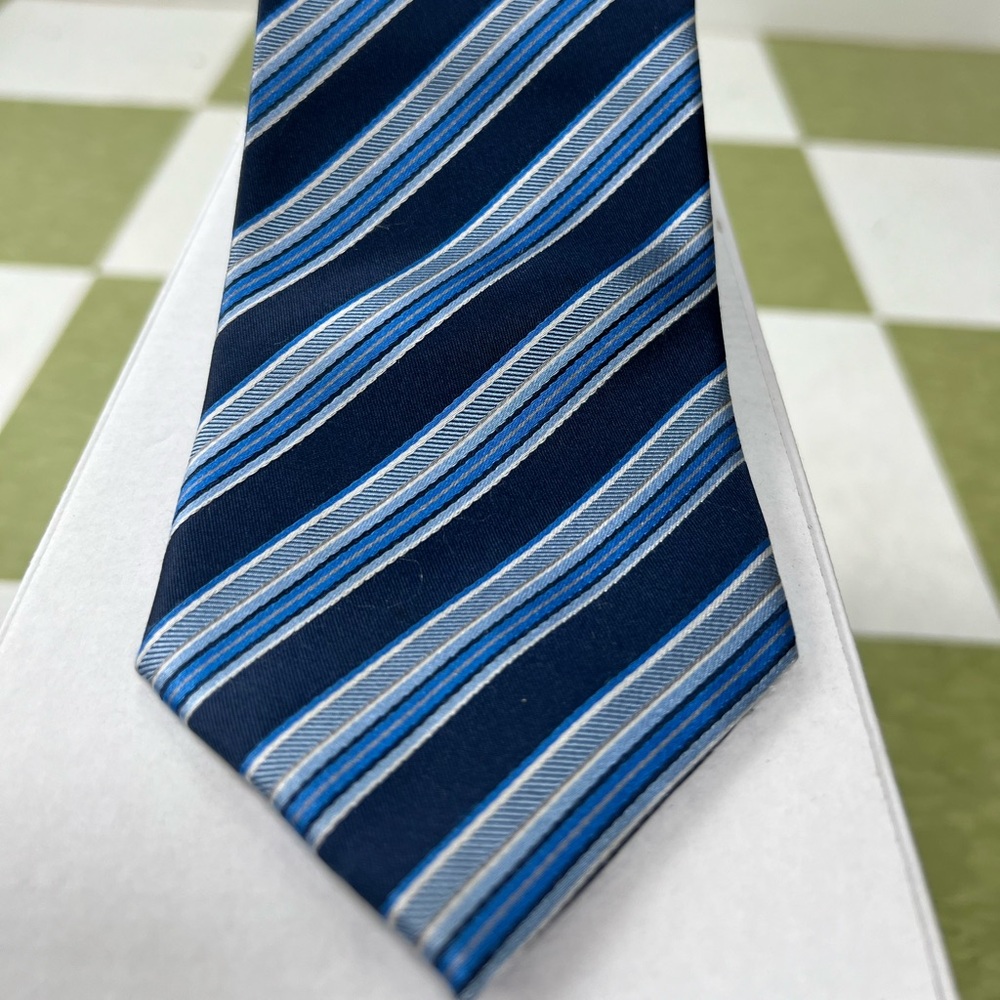Butler& Webb 100%silk Tie Diagonal Stripes